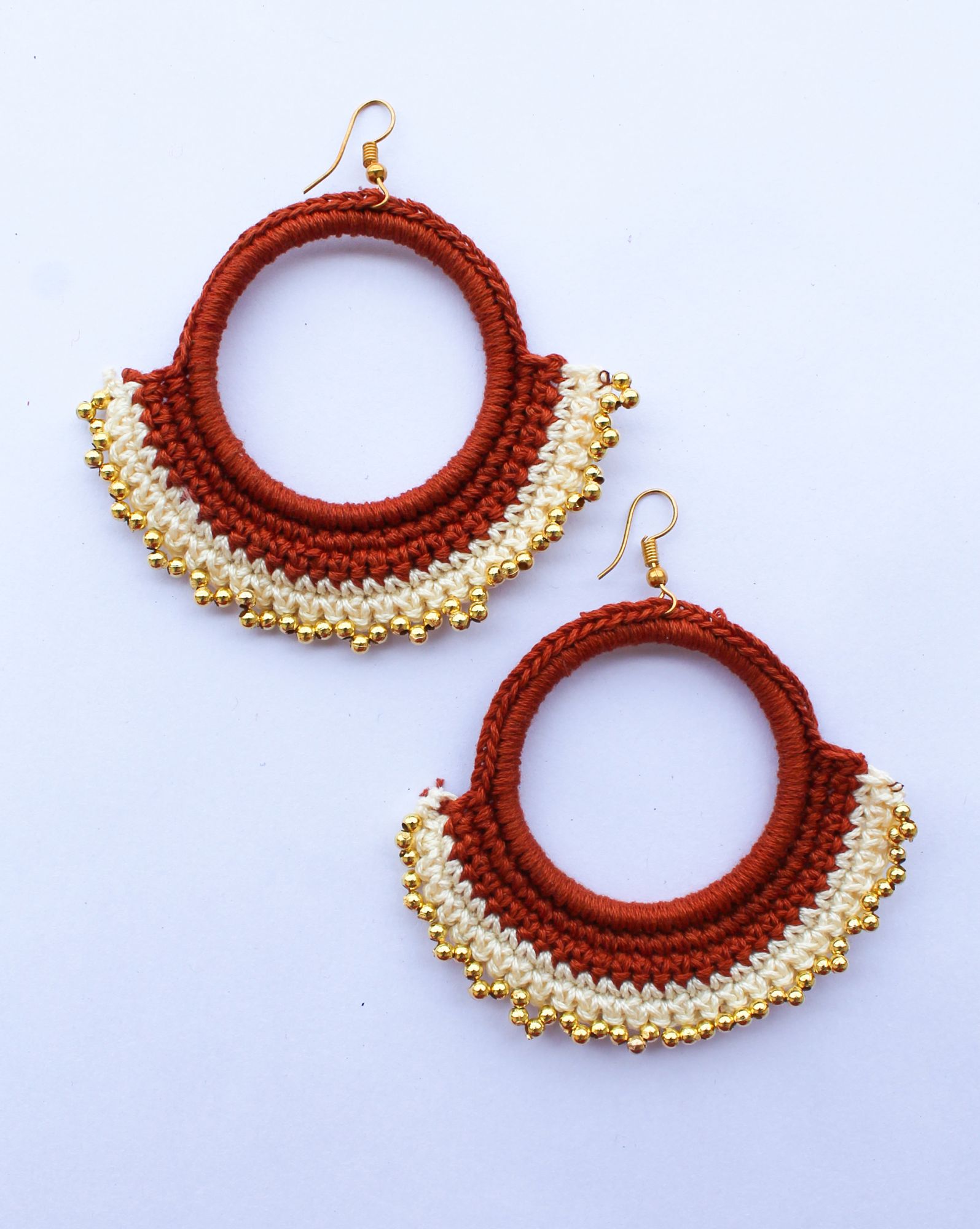 Woonie Handmade Crocheted Pearl Embellished Chanbalis-Maroon