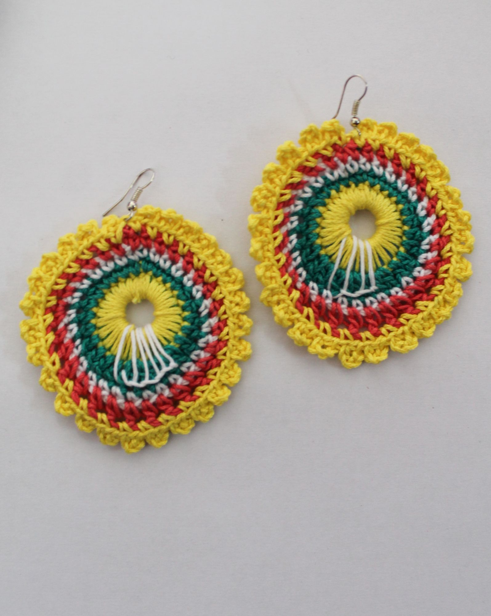 Woonie Handcrafted Round Earings-Multi-coloured