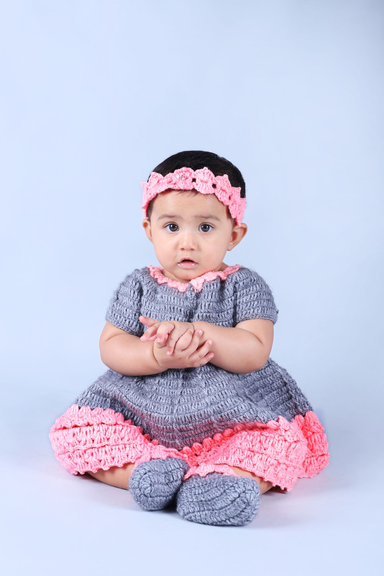 Woonie Short Sleeves Handmade Dress With Headband & Booties- Grey