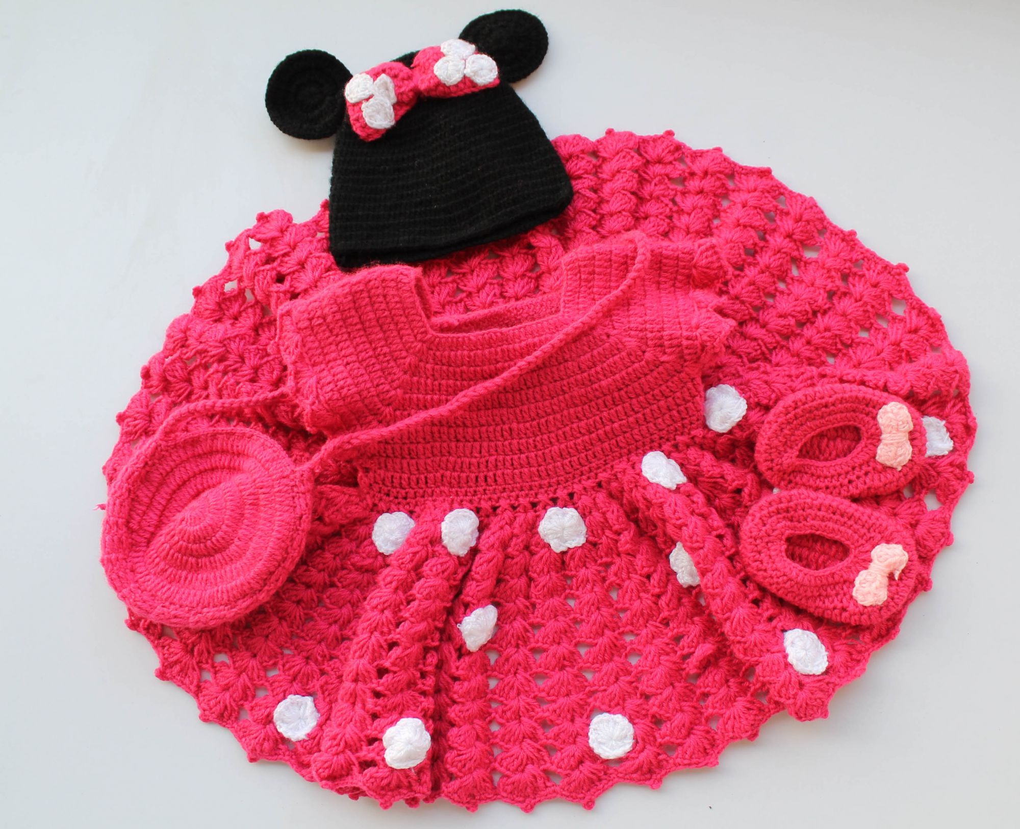 Woonie Handmade Short Sleeves Floral Design Dress With Booties & Cap With Bag - Pink