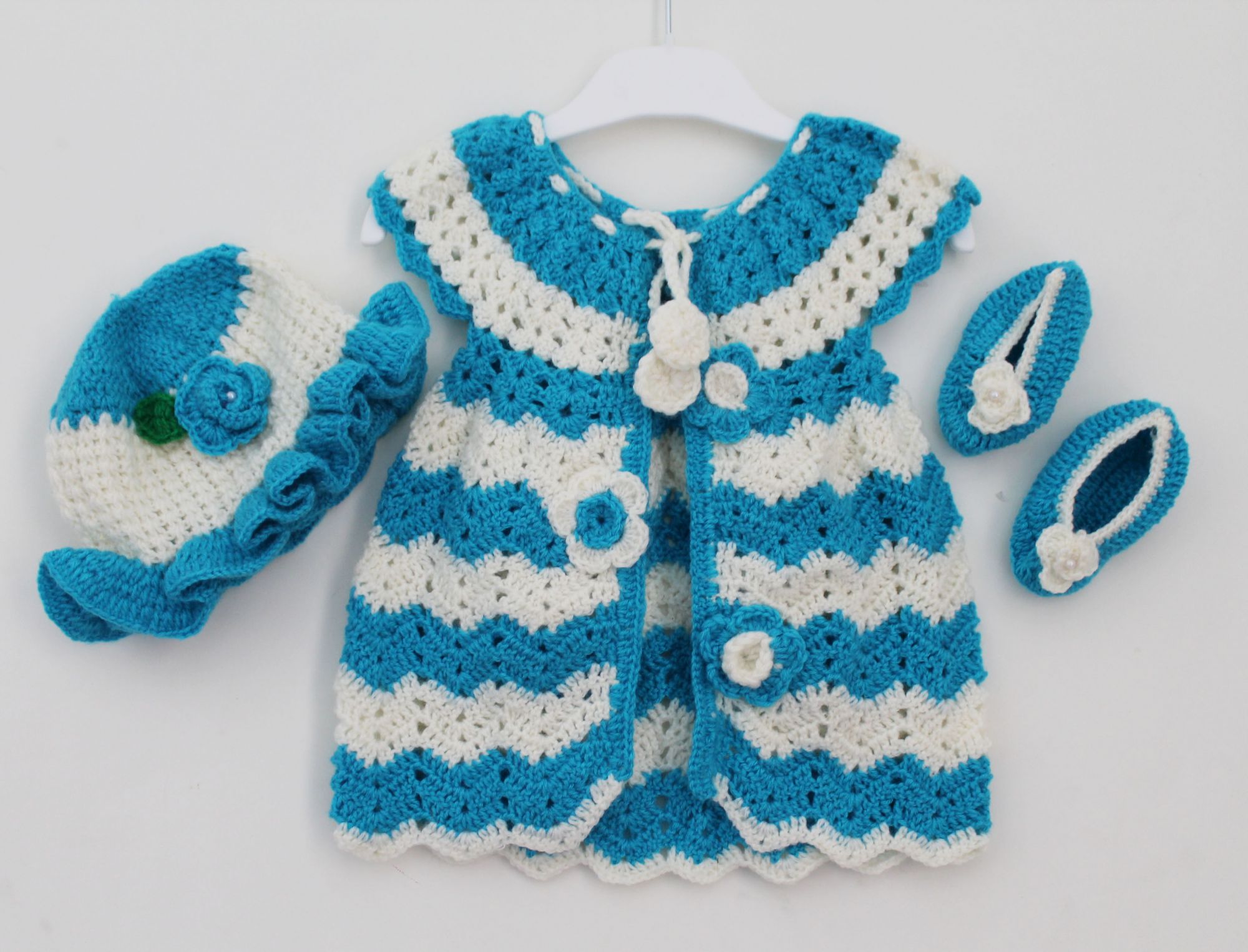 Woonie Dual Color Sleeveless Dress With Cap & Booties - Blue