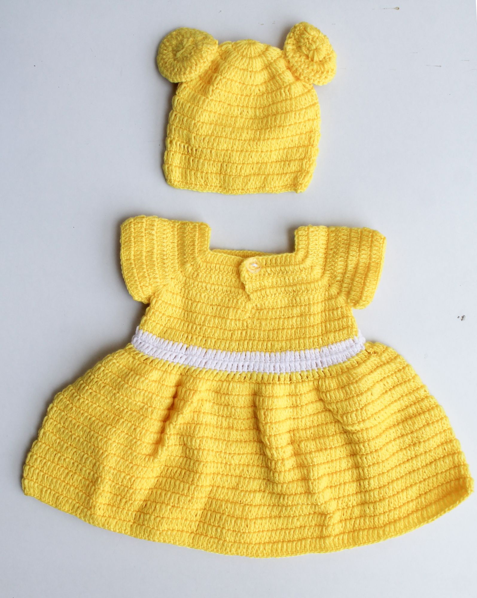 Woonie Short Sleeves Polka Dots Detailing Dress With Cap & Booties - Yellow