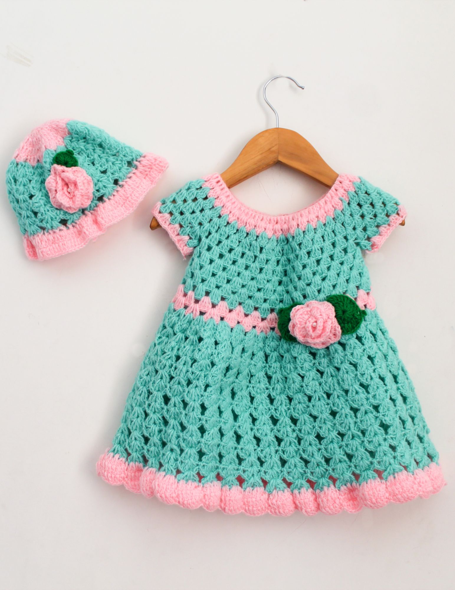 Woonie Short Sleeves Floral Design Handmade Dress With Cap - Green