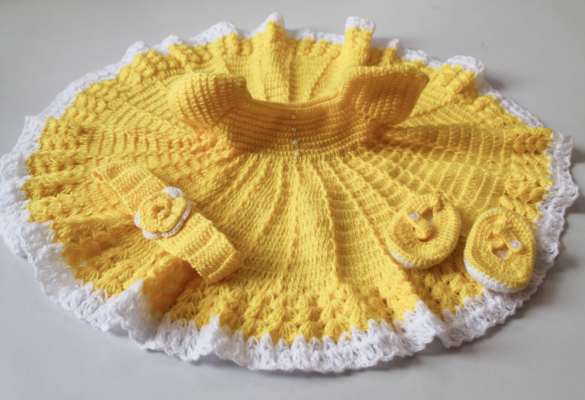 Woonie Short Sleeves Solid Colour Handmade Dress With Headband & Booties - Yellow