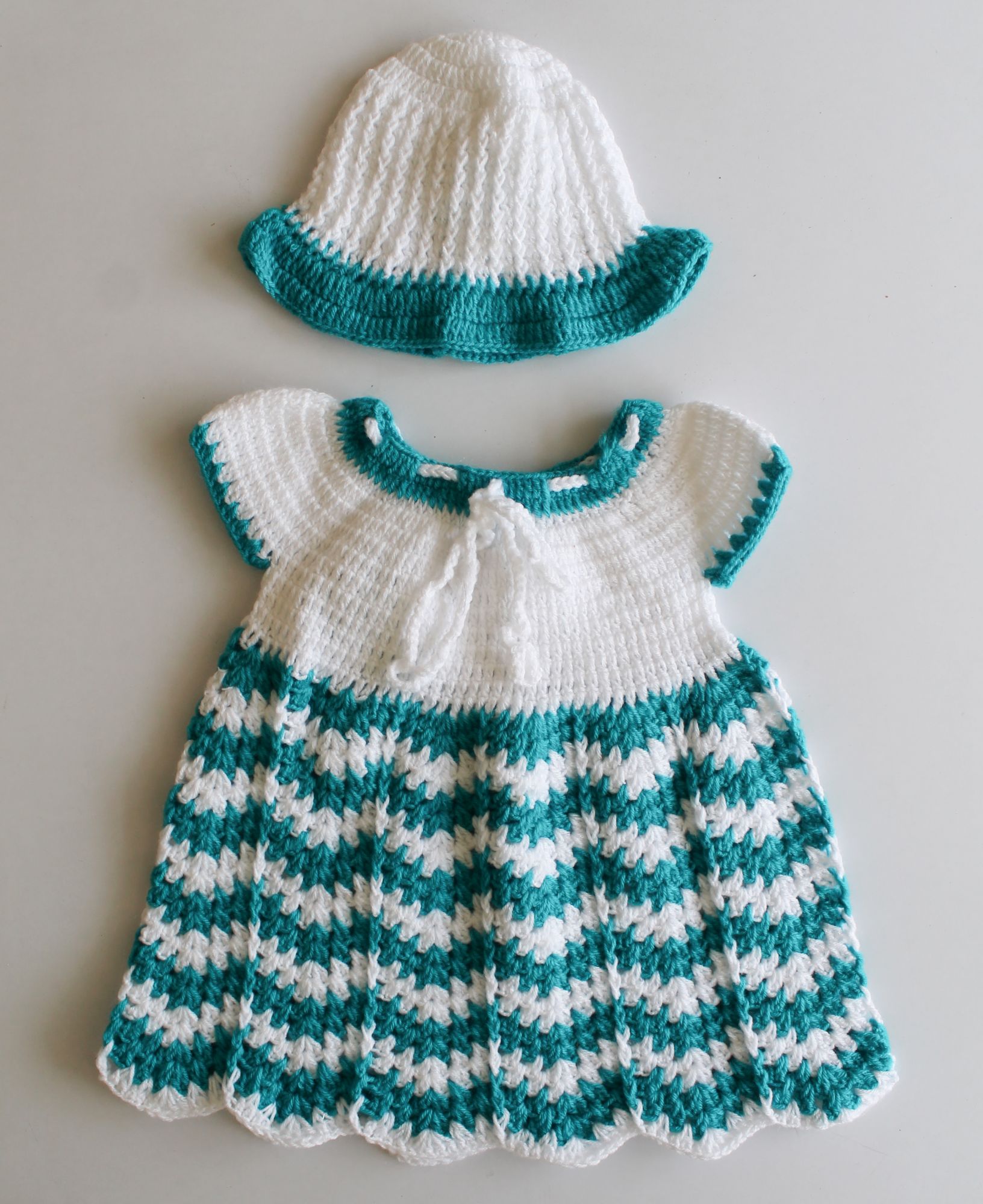 Woonie Short Sleeves Knitted Dress With Cap - Blue
