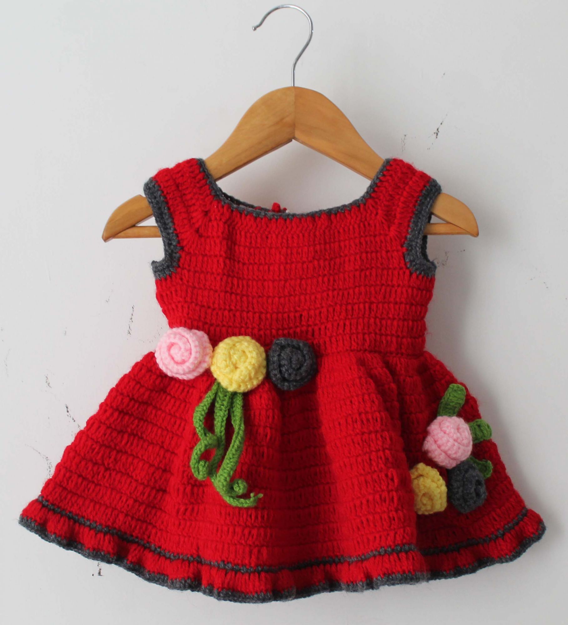 Woonie Handmade Sleeveless Flowers Applique Frock- Red