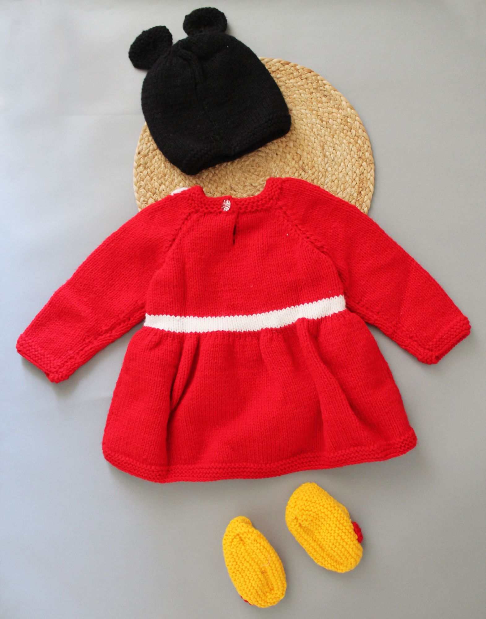 Woonie Handmade Knitted Full Sleeves Polka Dot Frock Set With Cap & Booties