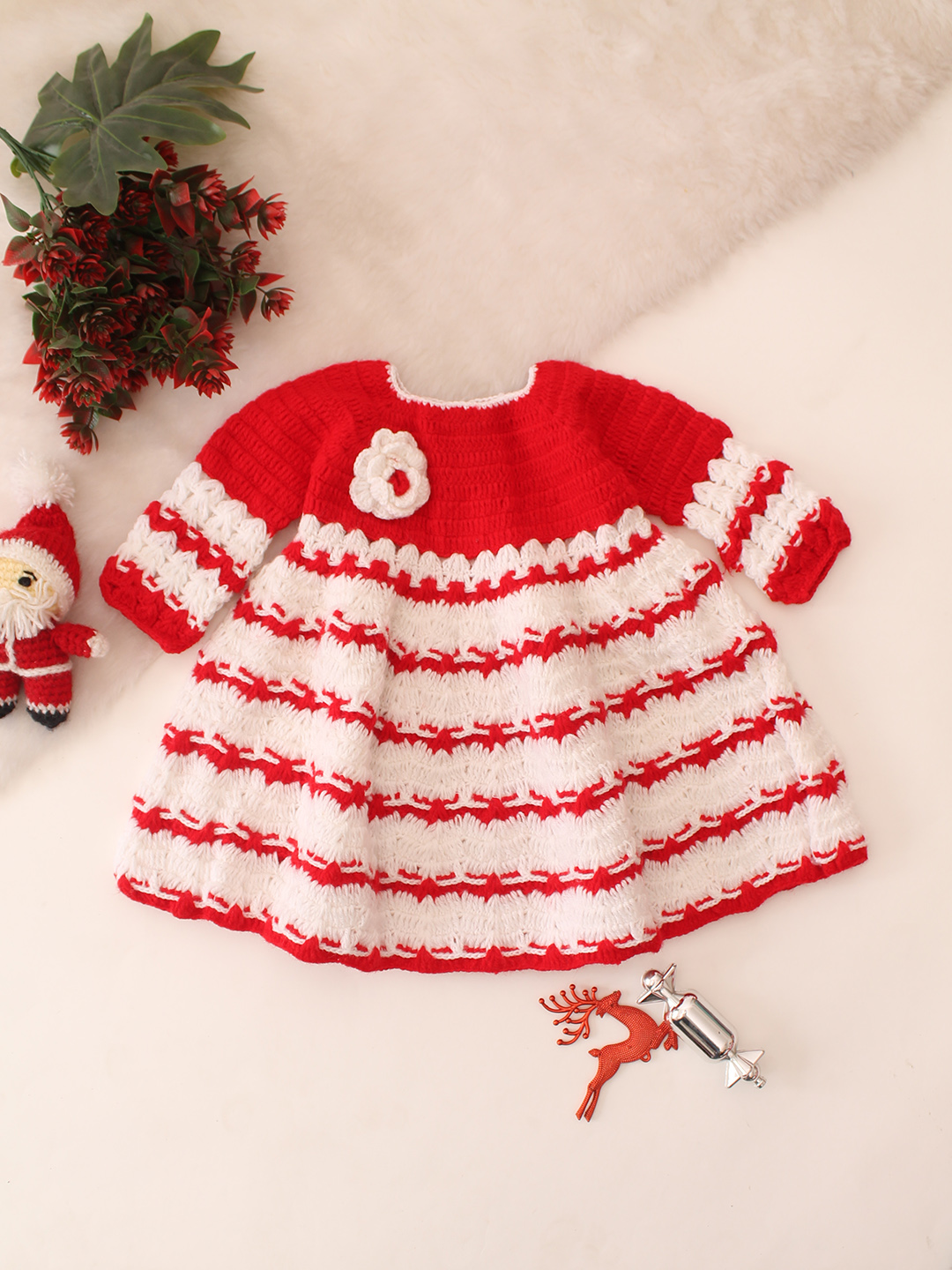 Bell Sleeves Floral Crochet Dress - Red