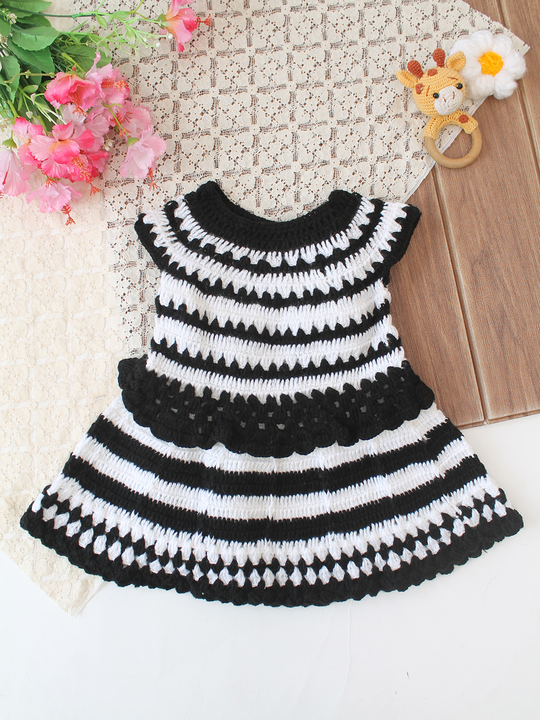 Woonie Crochet Floral Detailed Frock - White