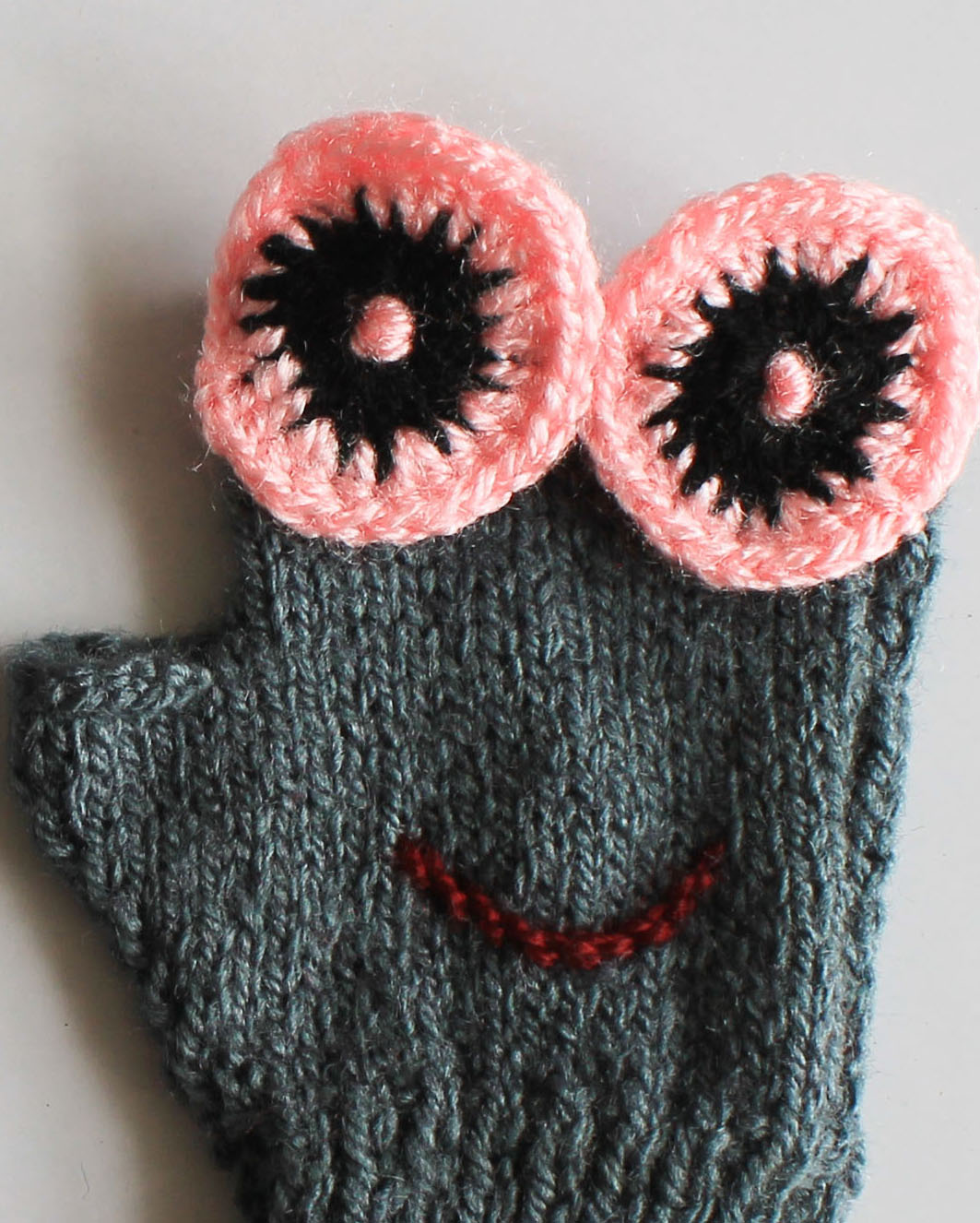 Woonie Handknitted Eyes Design Gloves - Grey