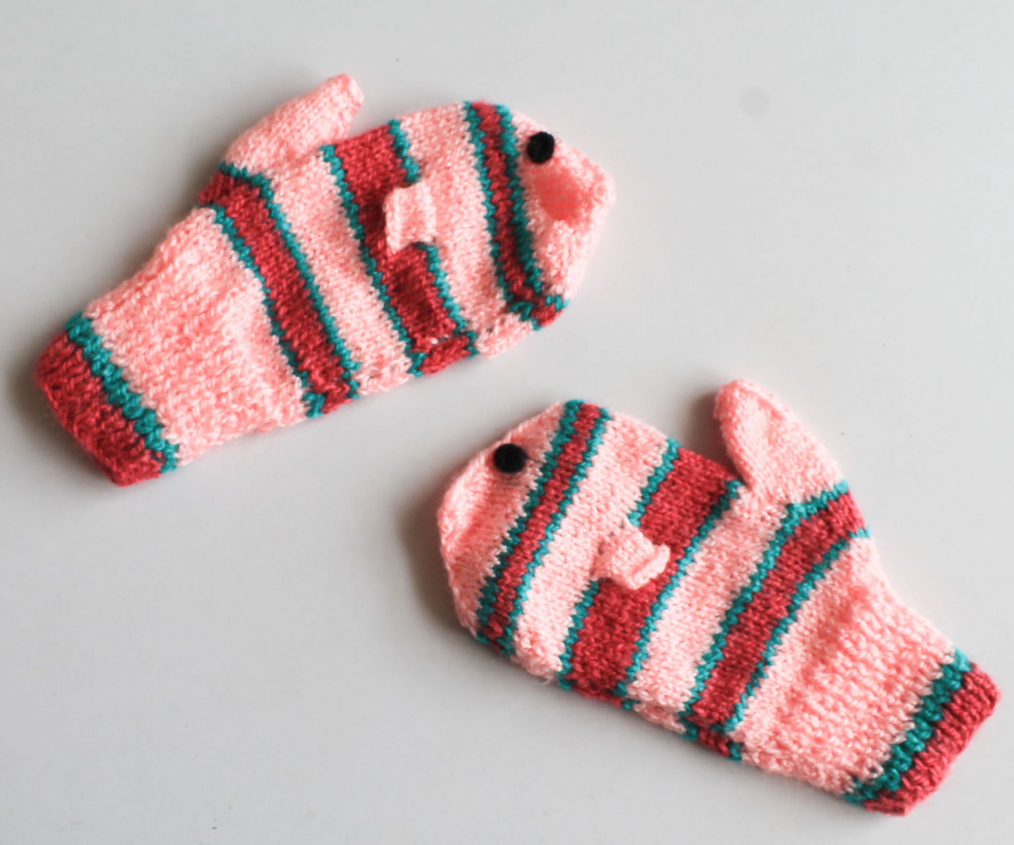Woonie Handmade Fish Gloves - Pink