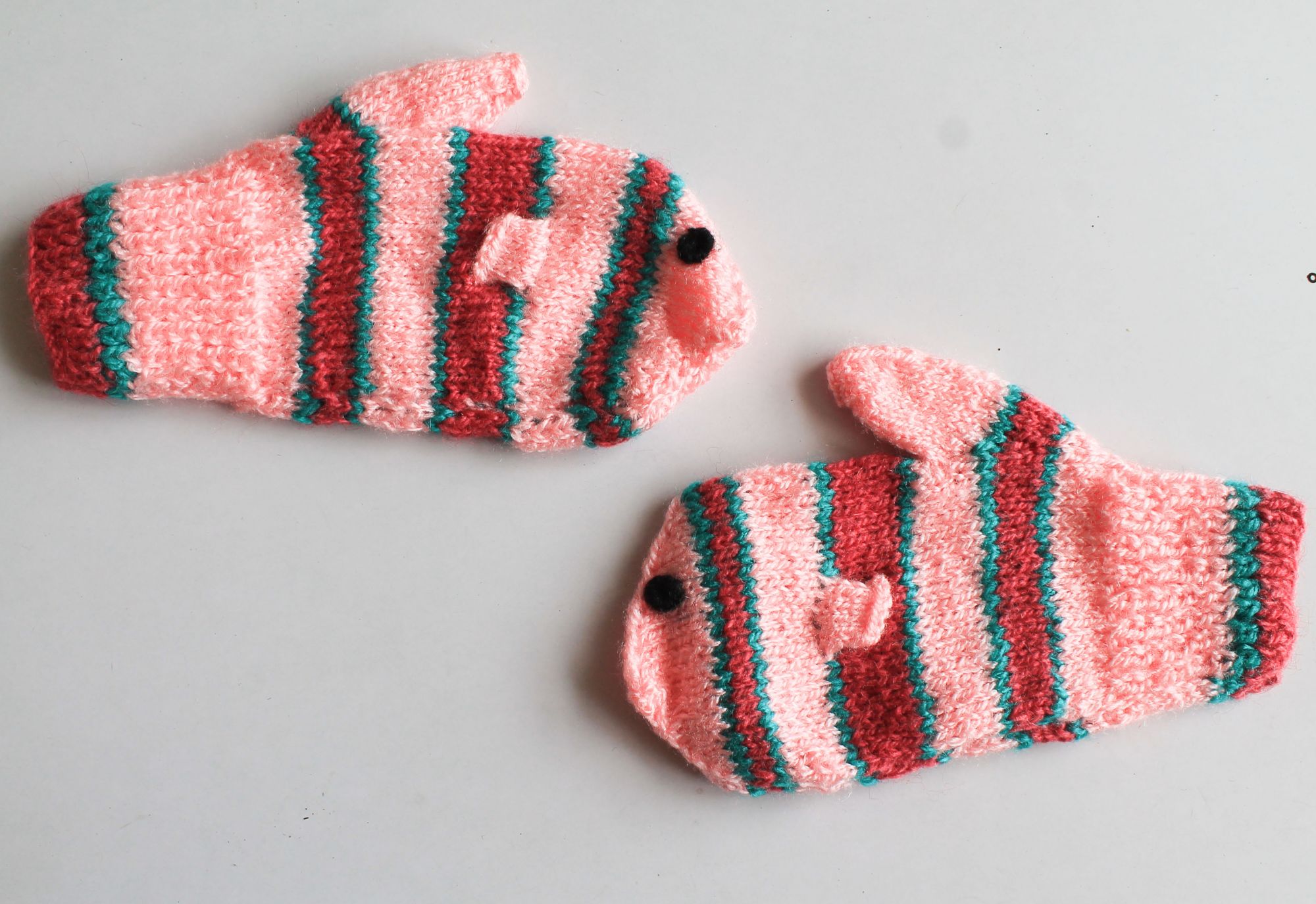 Woonie Handmade Fish Gloves - Pink