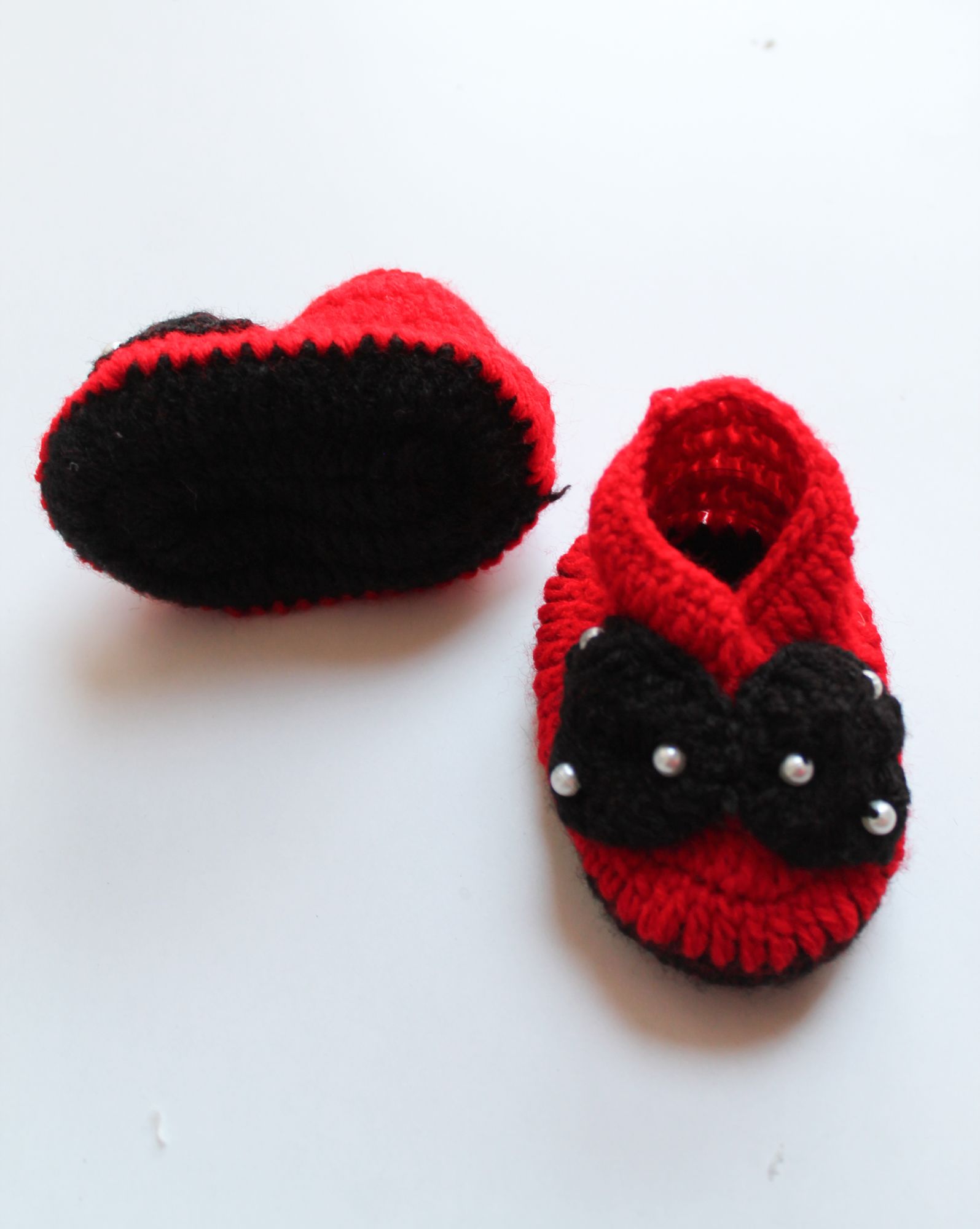 Woonie Handmade Bow Detailed Cap With Booties & Mittens - Red