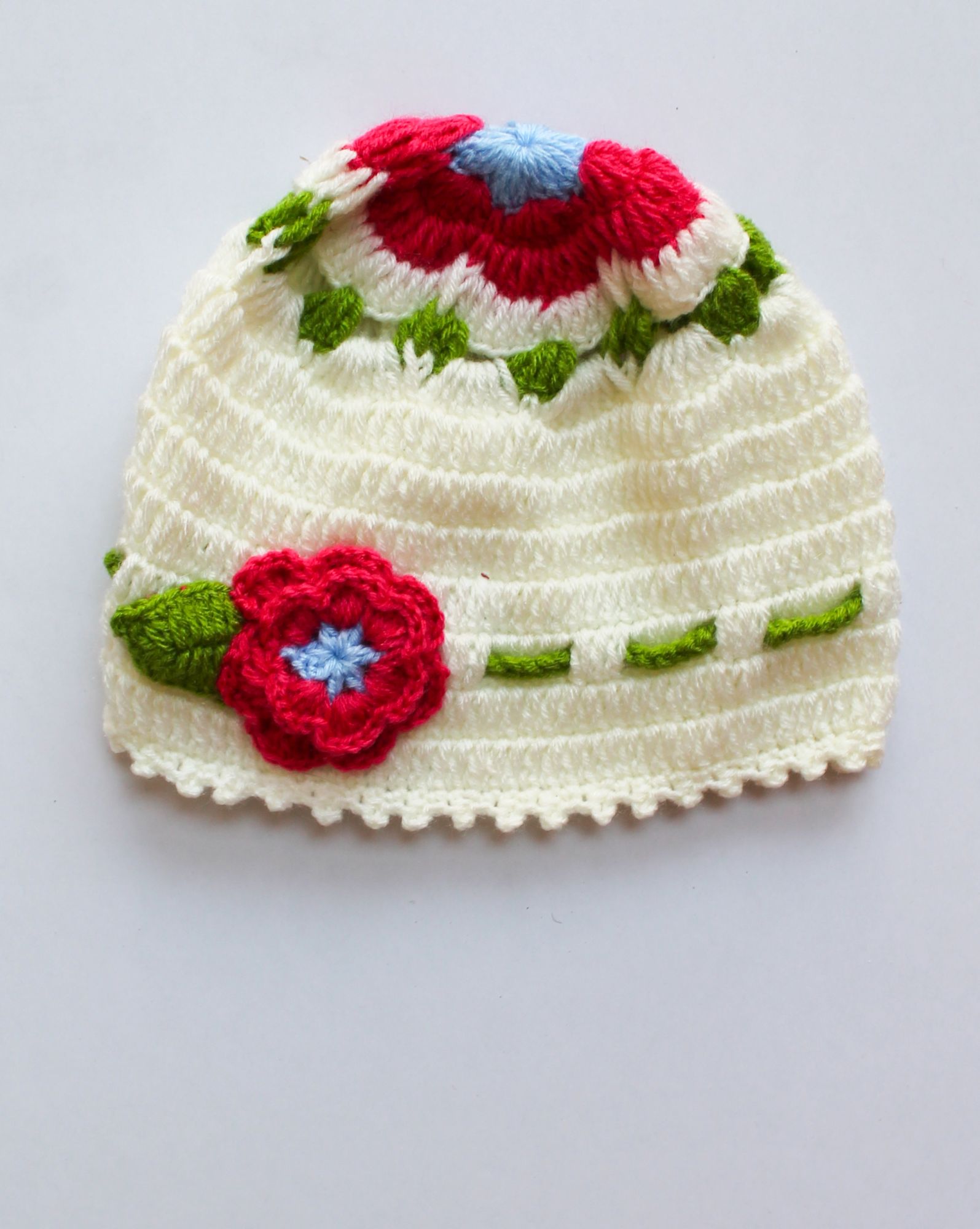 Woonie Handmade Floral Embellished Cap With Mittens & Booties - Cream