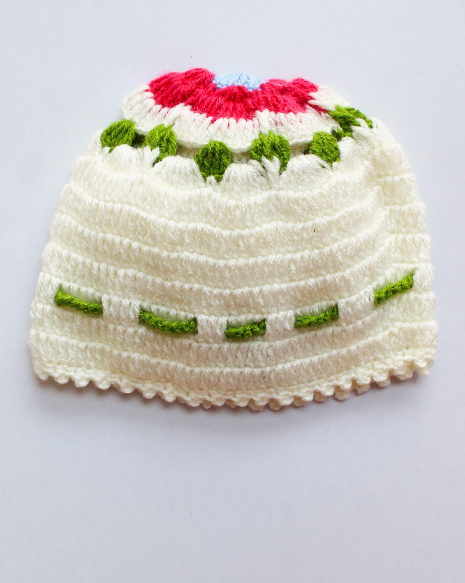 Woonie Handmade Floral Embellished Cap With Mittens & Booties - Cream