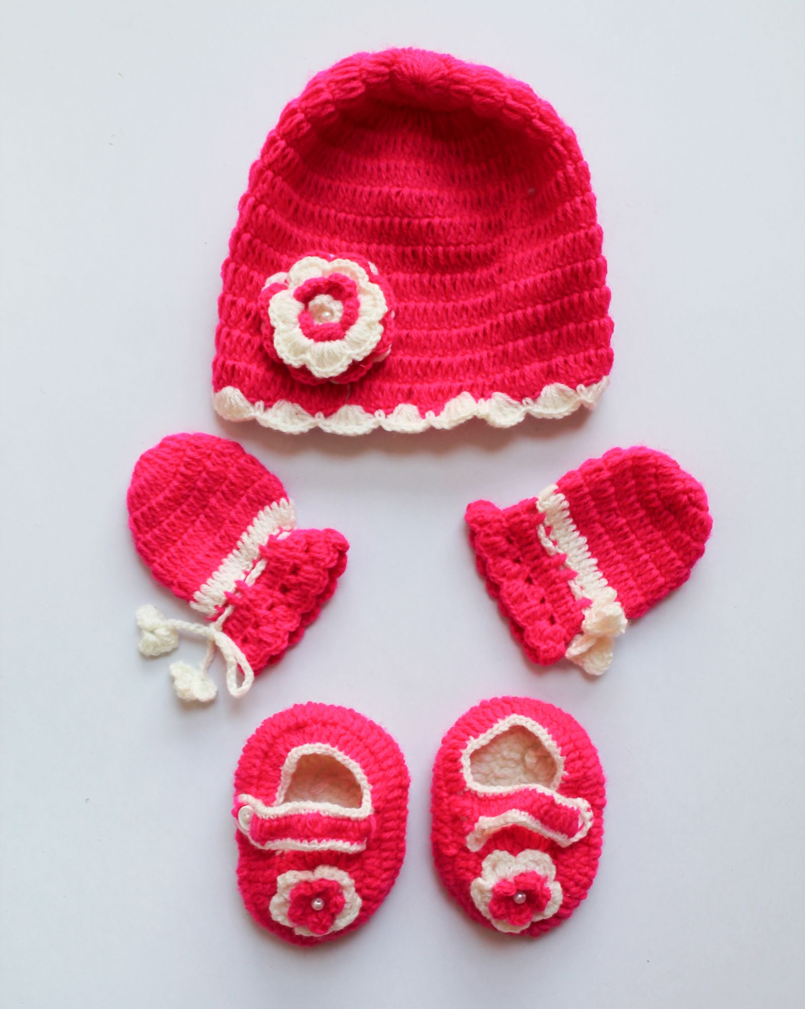 Woonie Handmade Floral Cap With Booties & Mittens - Pink