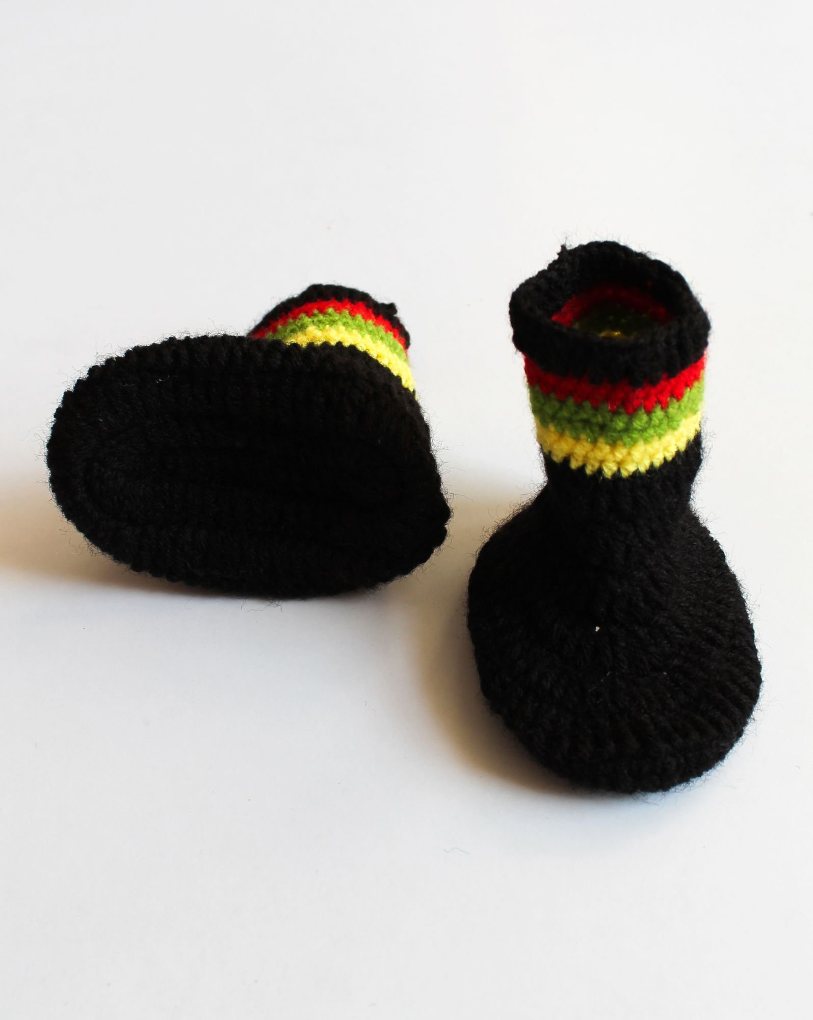 Woonie Handmade Cap With Mitten And Booties Set - Black