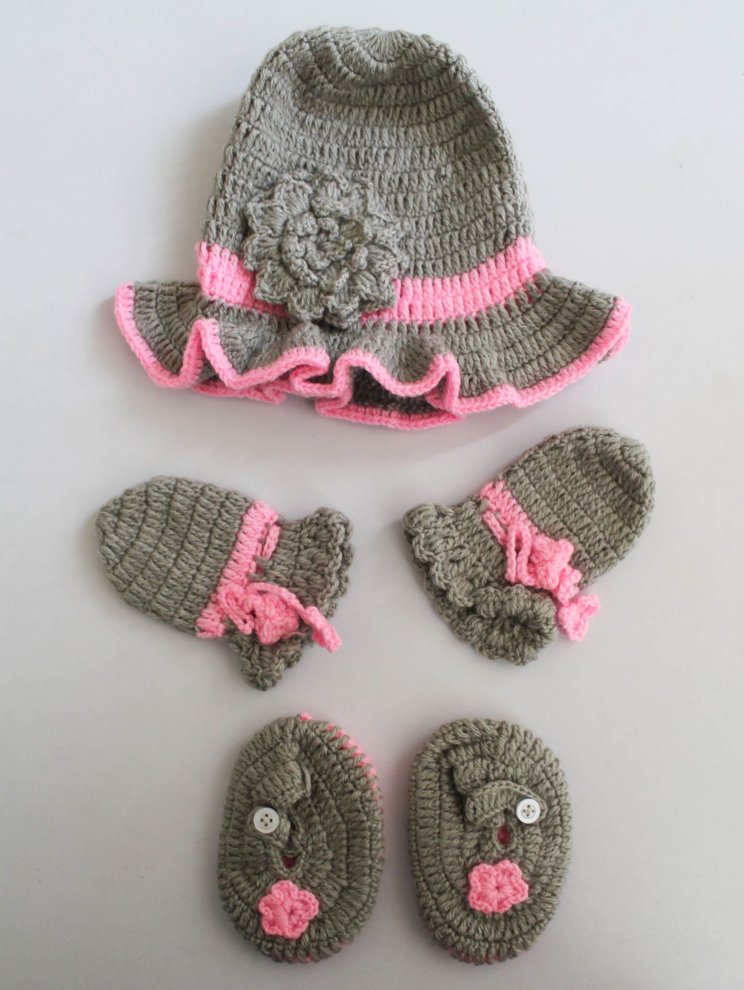 Woonie Flower Detailing Cap Mitten & Booties - Grey