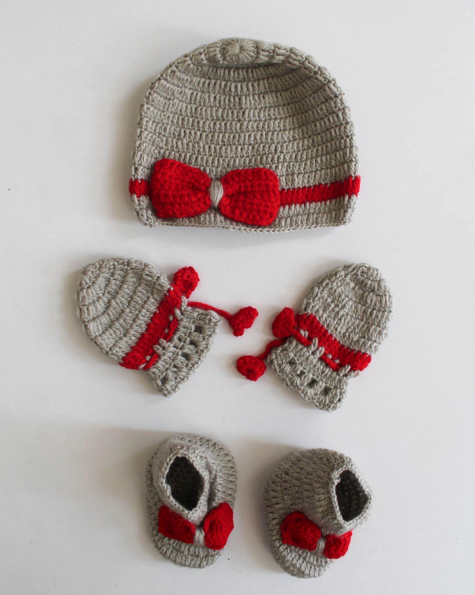 Woonie Bow Detailing Handmade Cap Mitten & Booties - Grey