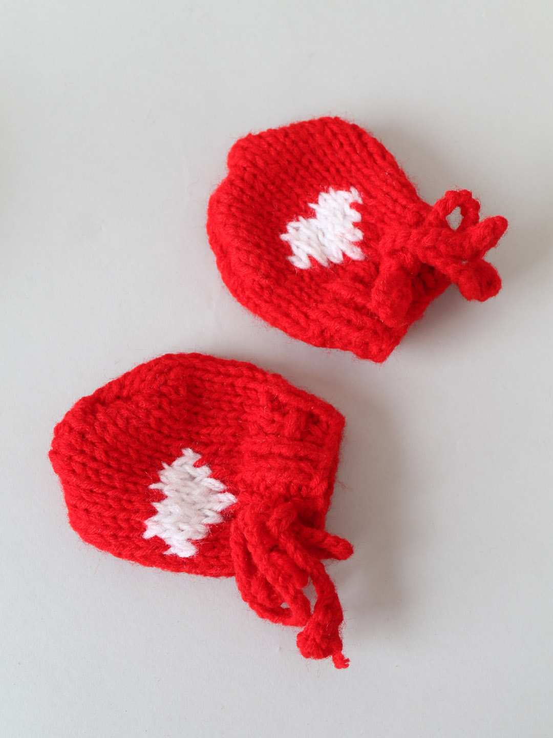 Woonie Heart Design Cap with Matching Mittens and Socks Set