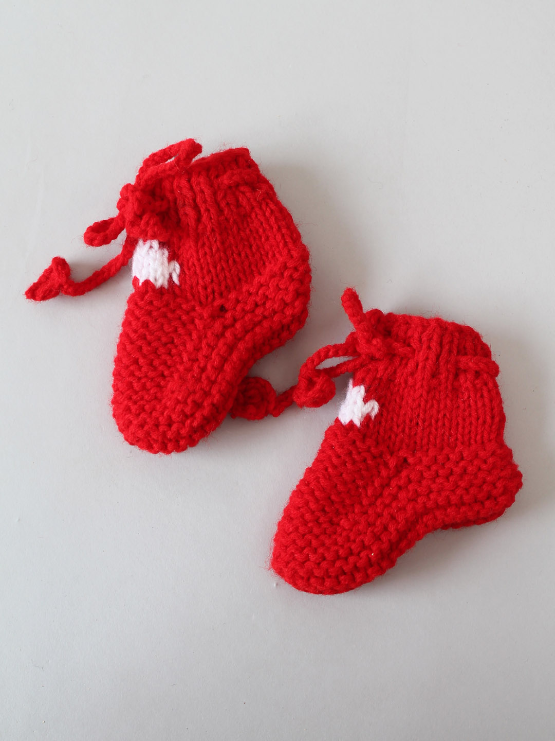 Woonie Heart Design Cap with Matching Mittens and Socks Set