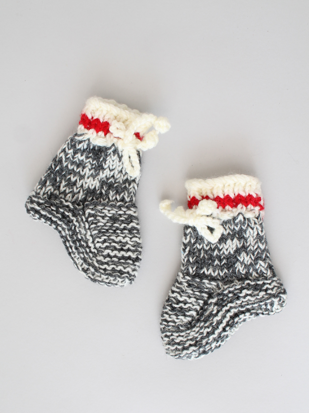 Woonie Handknitted Shaded Cap with Matching Mittens and Socks Set