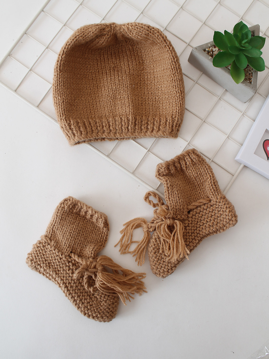 Woonie Handknitted Cap and Socks Set - Brown