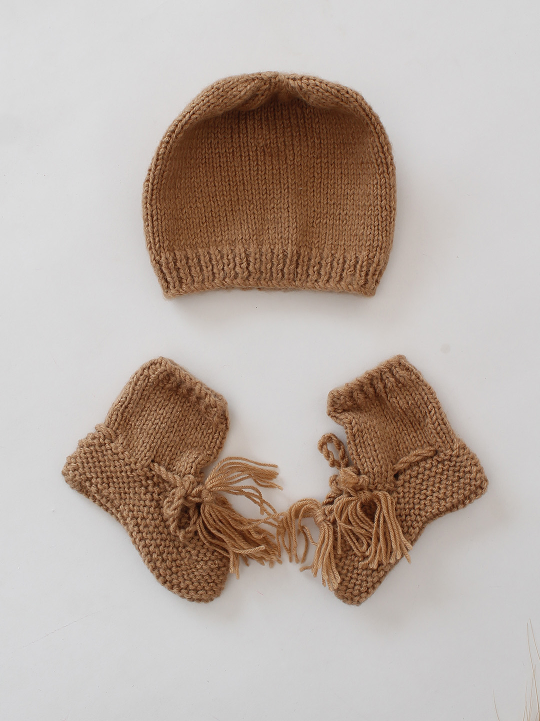 Woonie Handknitted Cap and Socks Set - Brown
