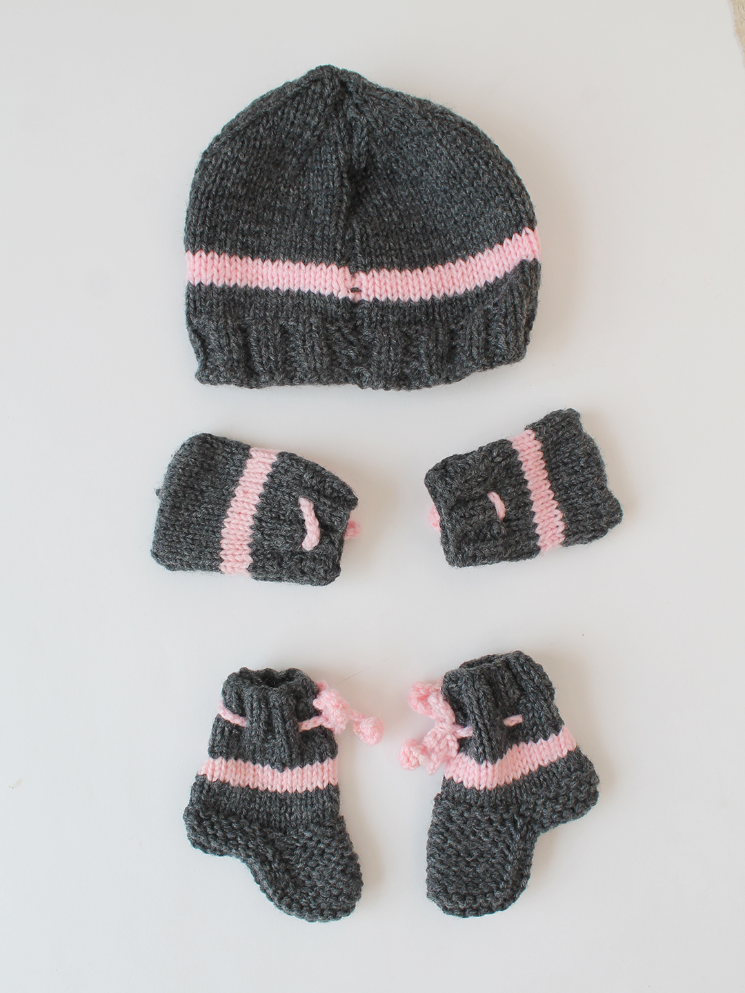 Woonie Handknitted Bow Cap Mittens and Socks Set - Grey