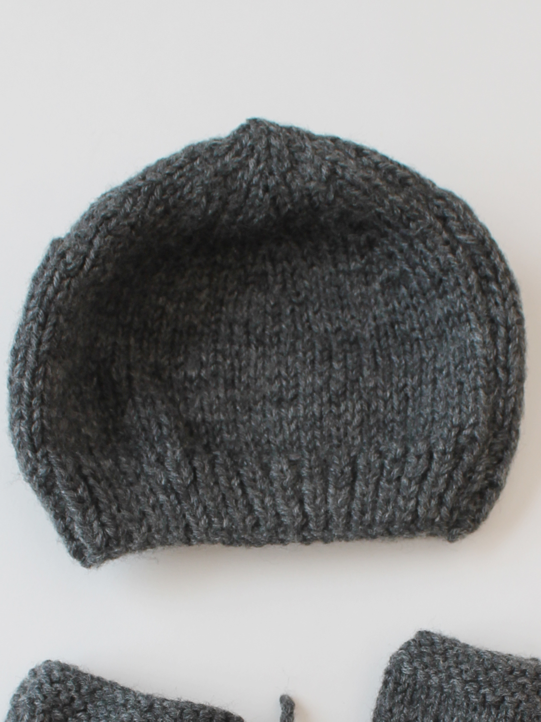 Woonie Handknitted Cap and Socks Set - Grey