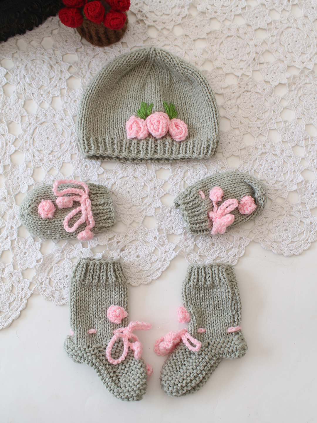 Flower Applique Cap With Mittens and Socks Set - Grey