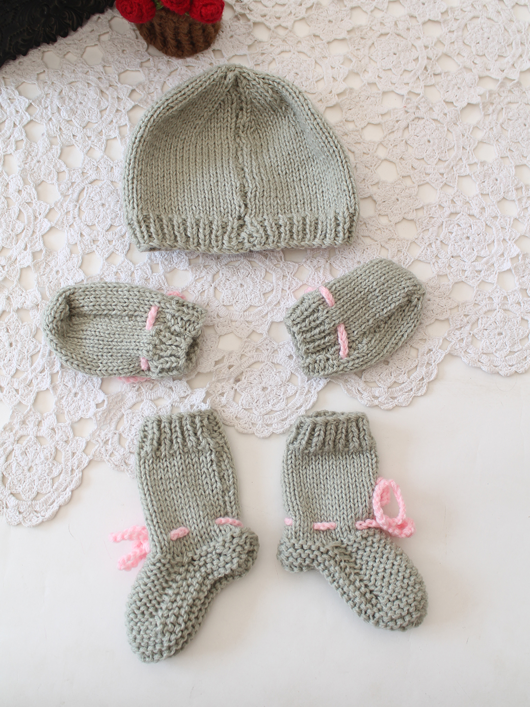 Flower Applique Cap With Mittens and Socks Set - Grey