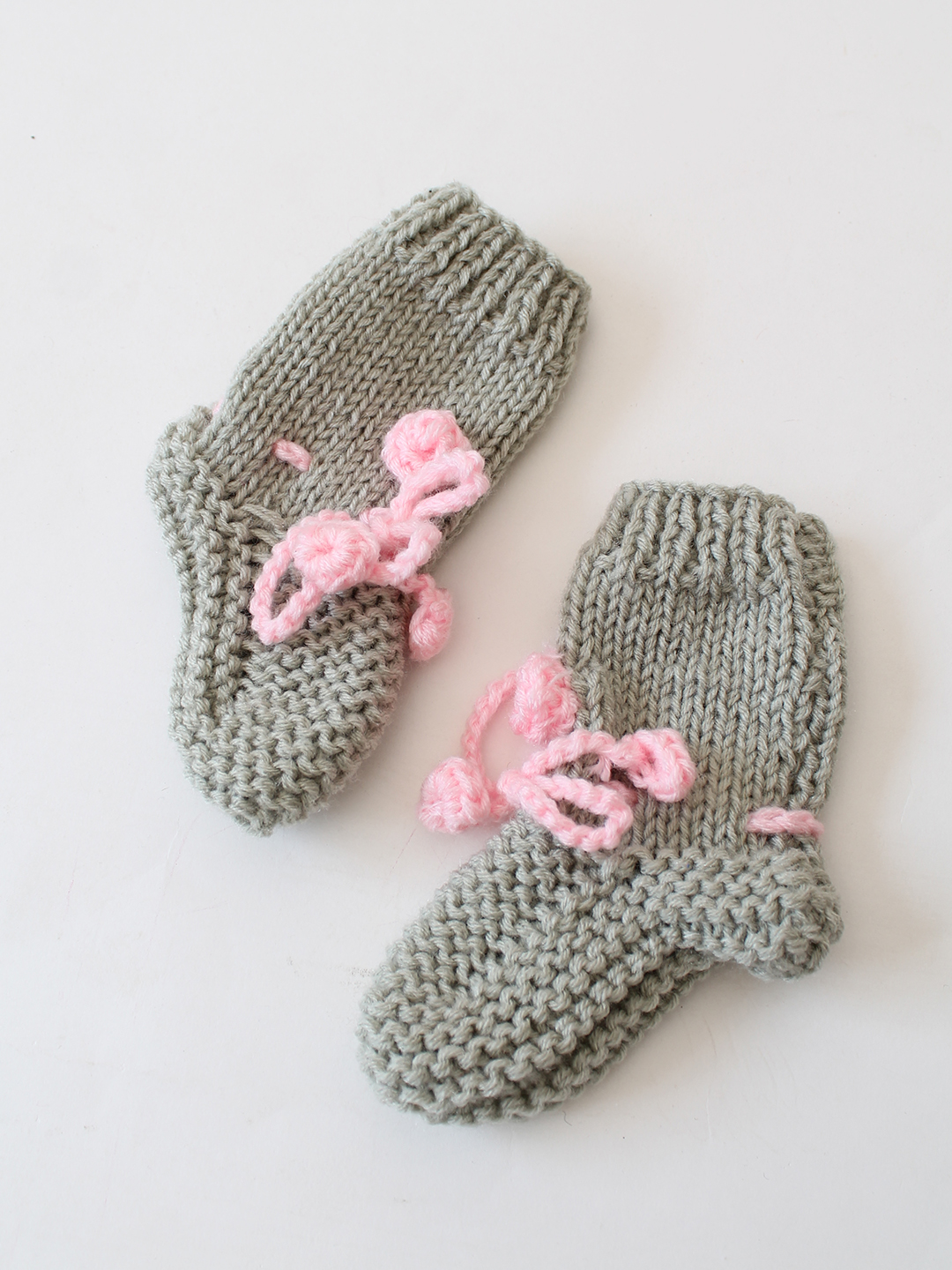 Flower Applique Cap With Mittens and Socks Set - Grey