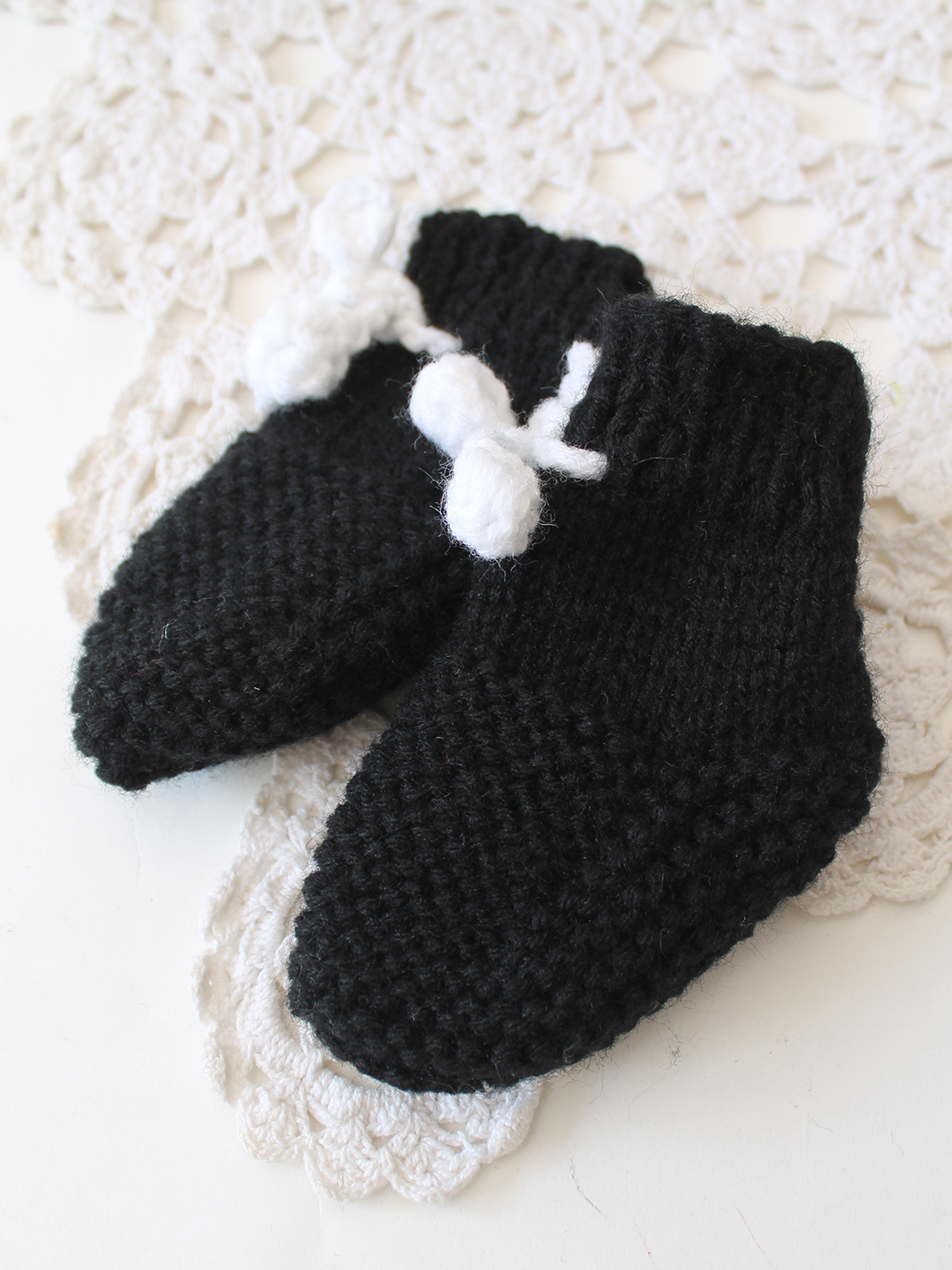 Woonie Penguin Cap, Mittens and Socks Set - Black