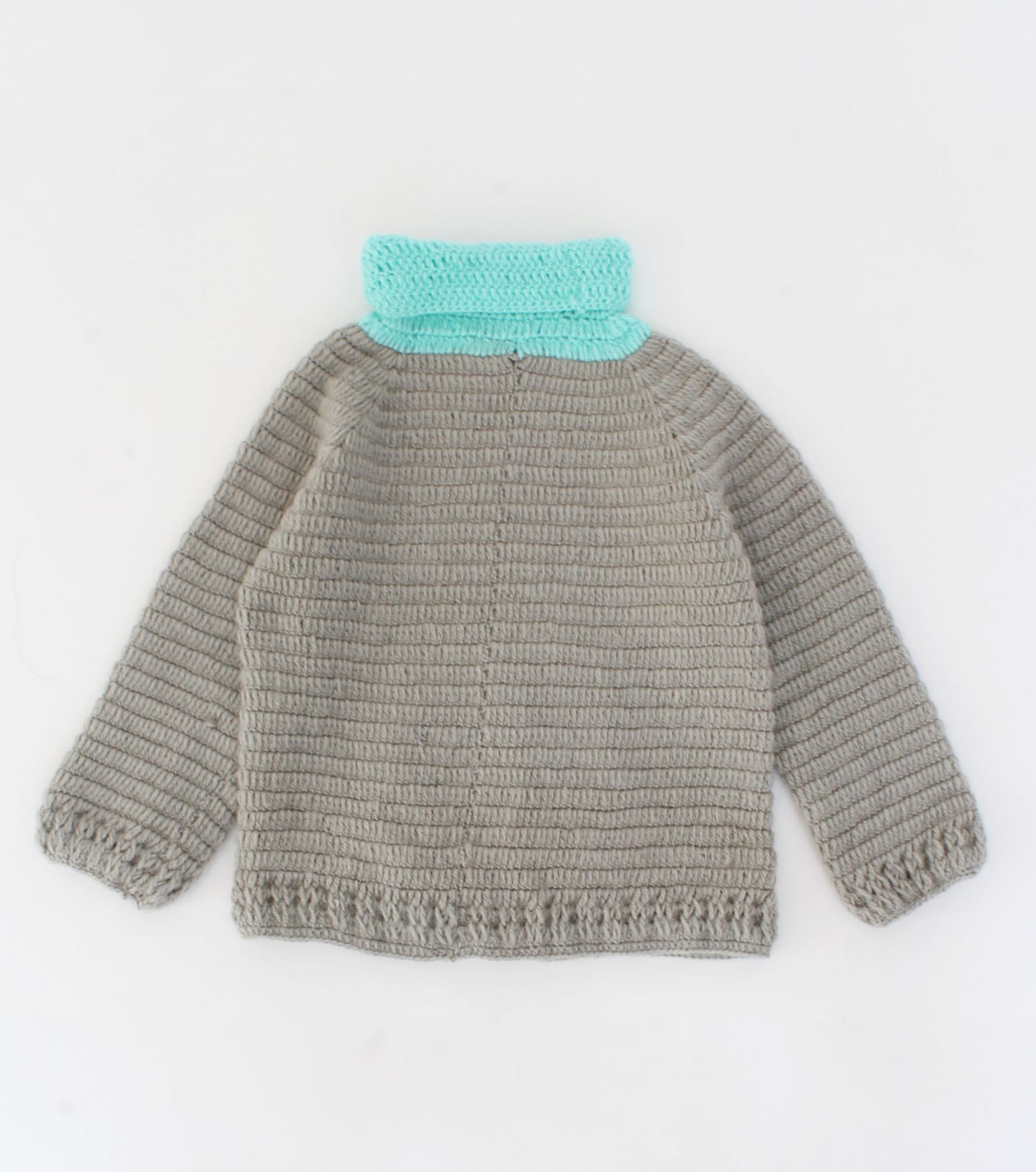 Crochet Full Sleeves Kangaroo Pocket Sweater - Grey