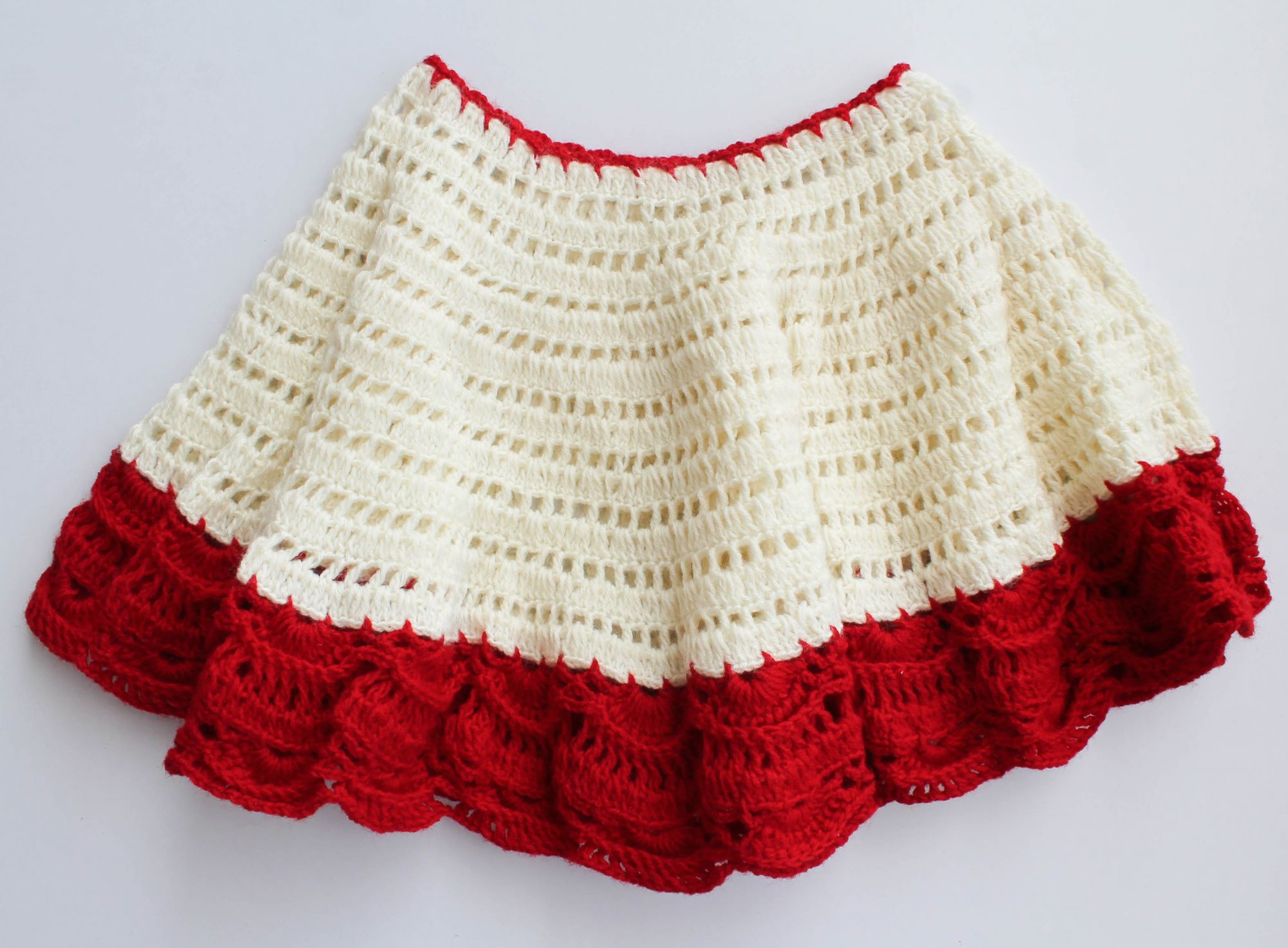 Woonie Handmade Off-White Cape with Red Border for Kids