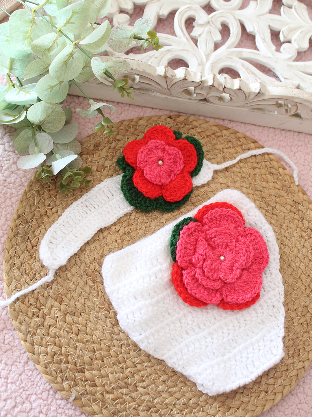 Woonie  Floral Detailed Photography Prop  White