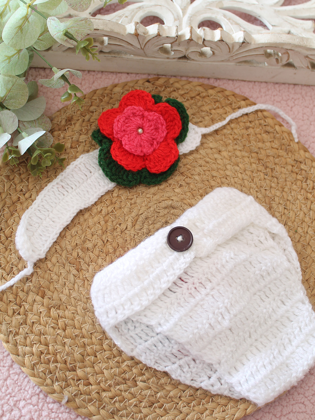 Woonie  Floral Detailed Photography Prop  White