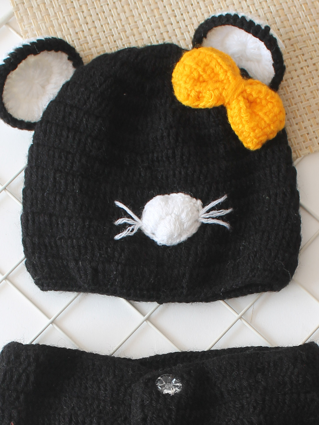 Woonie Cat Design Photography Prop - Black