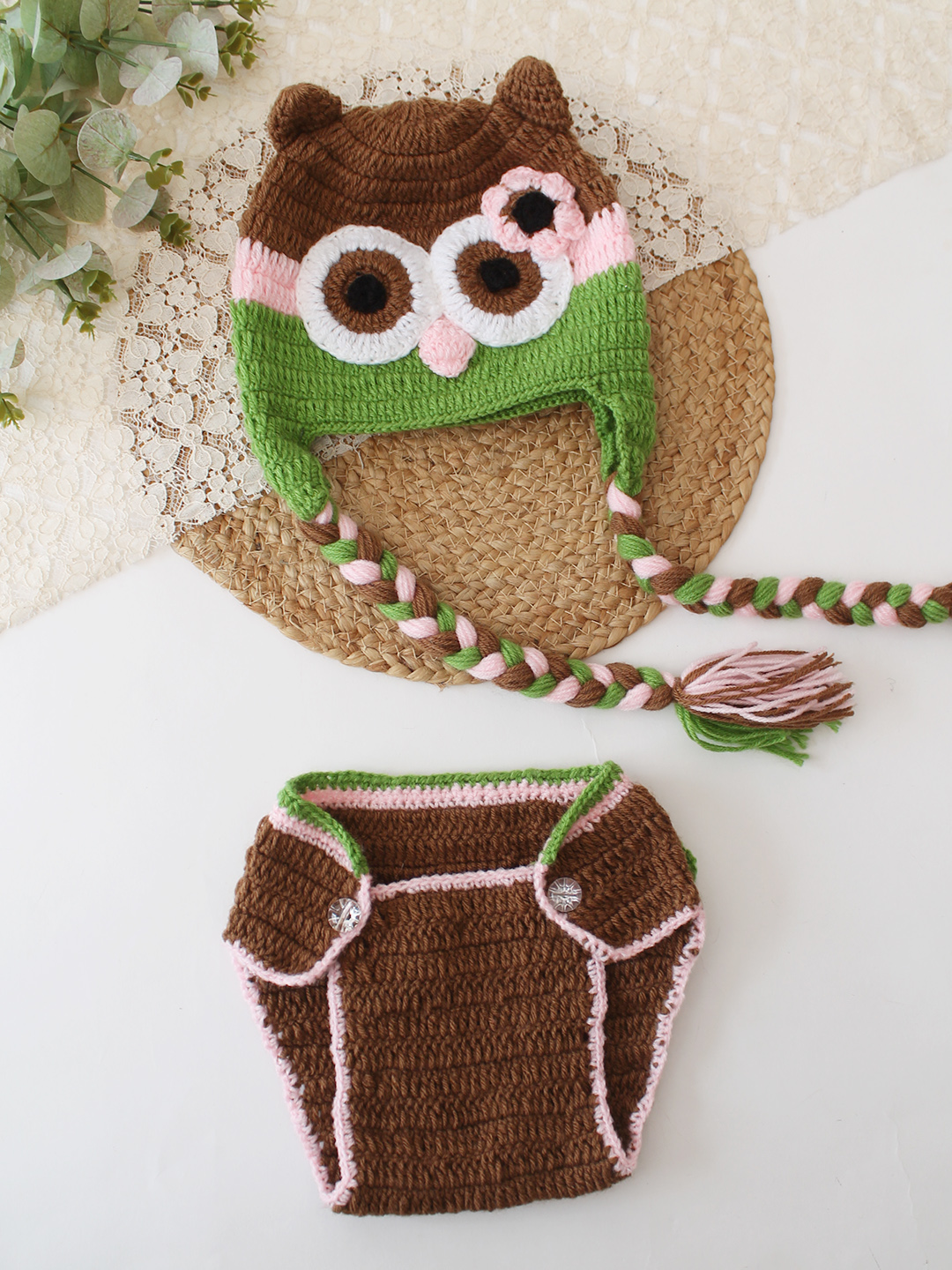 Woonie Owl Design Photography Prop - Brown