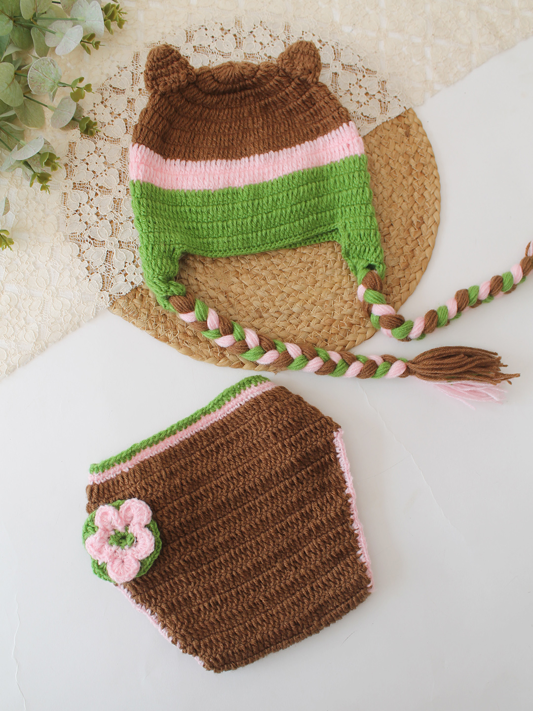 Woonie  Owl Design Photography Prop  Brown