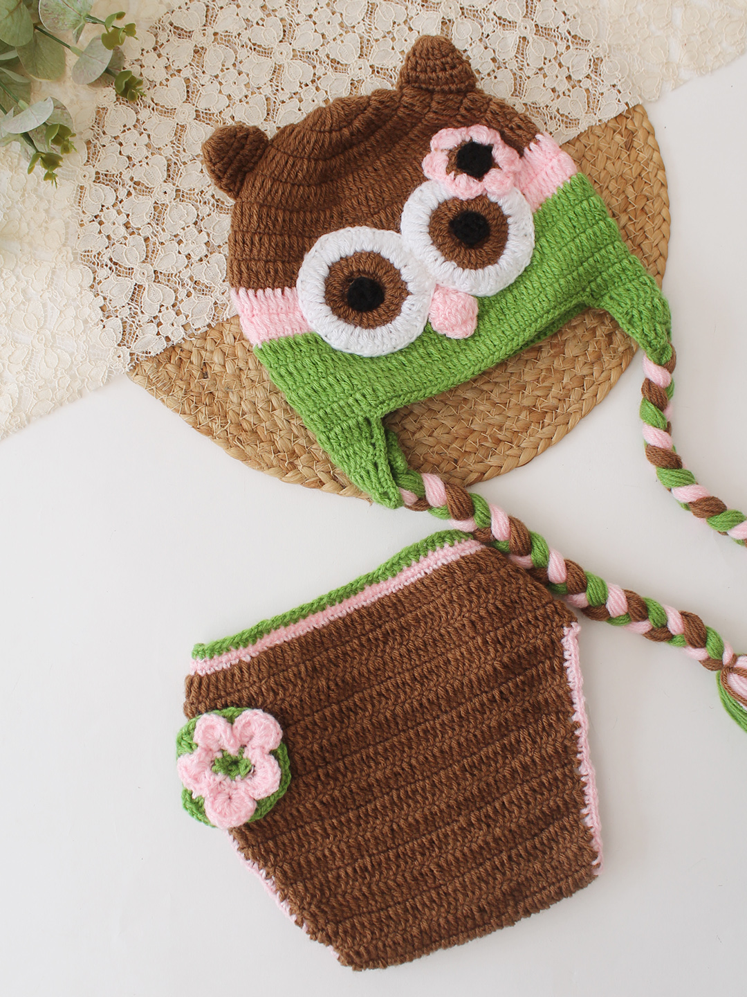 Woonie Owl Design Photography Prop - Brown