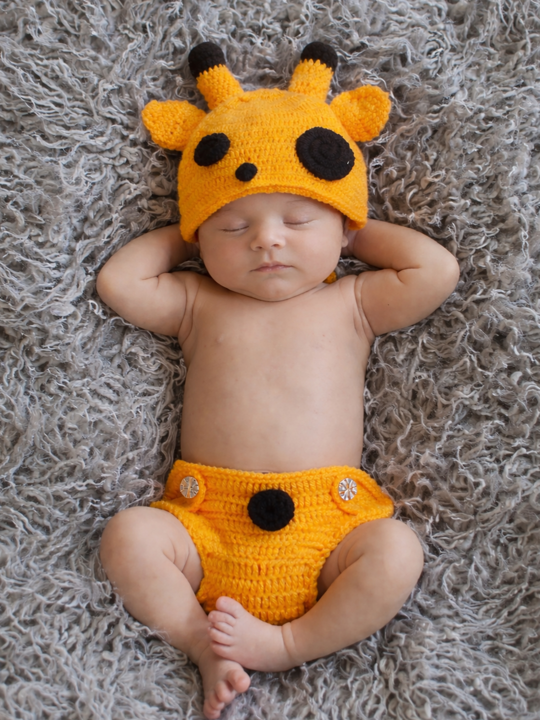 Woonie  Giraffe Theme Photography Prop Set  Yellow