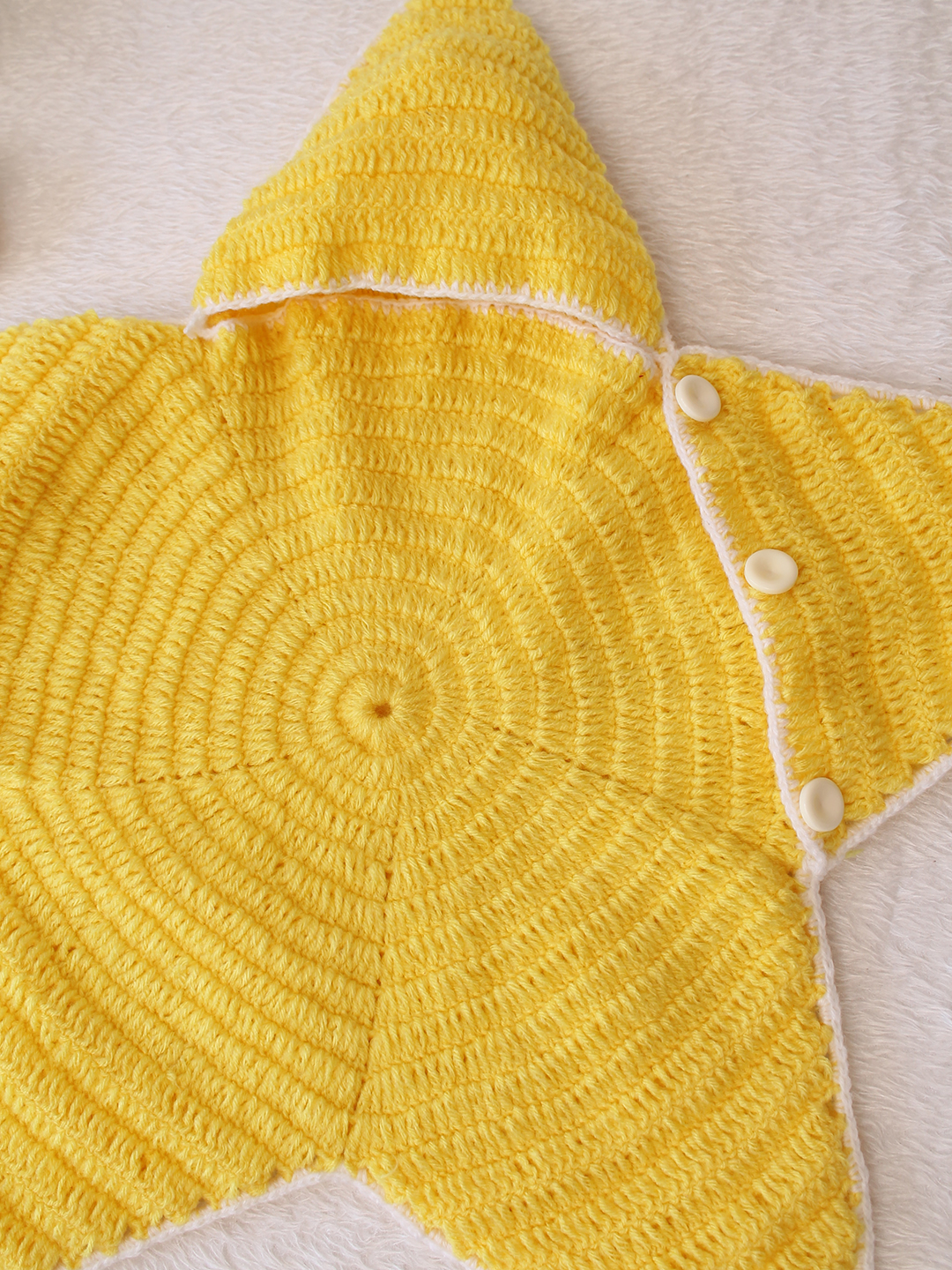 Woonie Newborn Star Shaped Photography Prop - Yellow