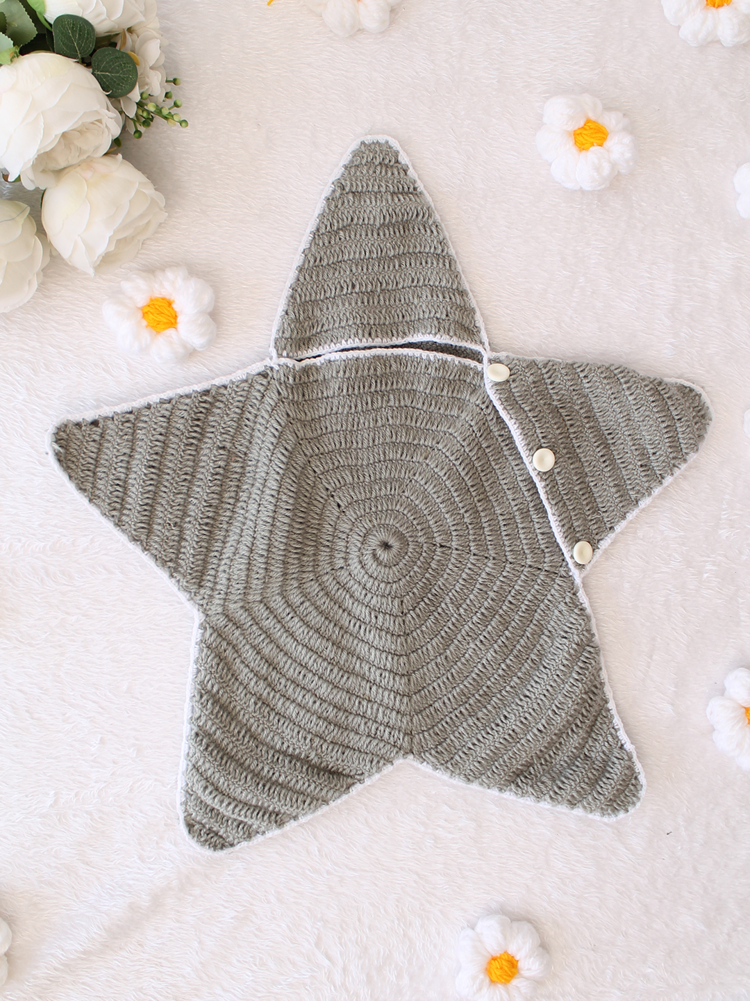 Woonie Newborn Star Shaped Photography Prop - Grey