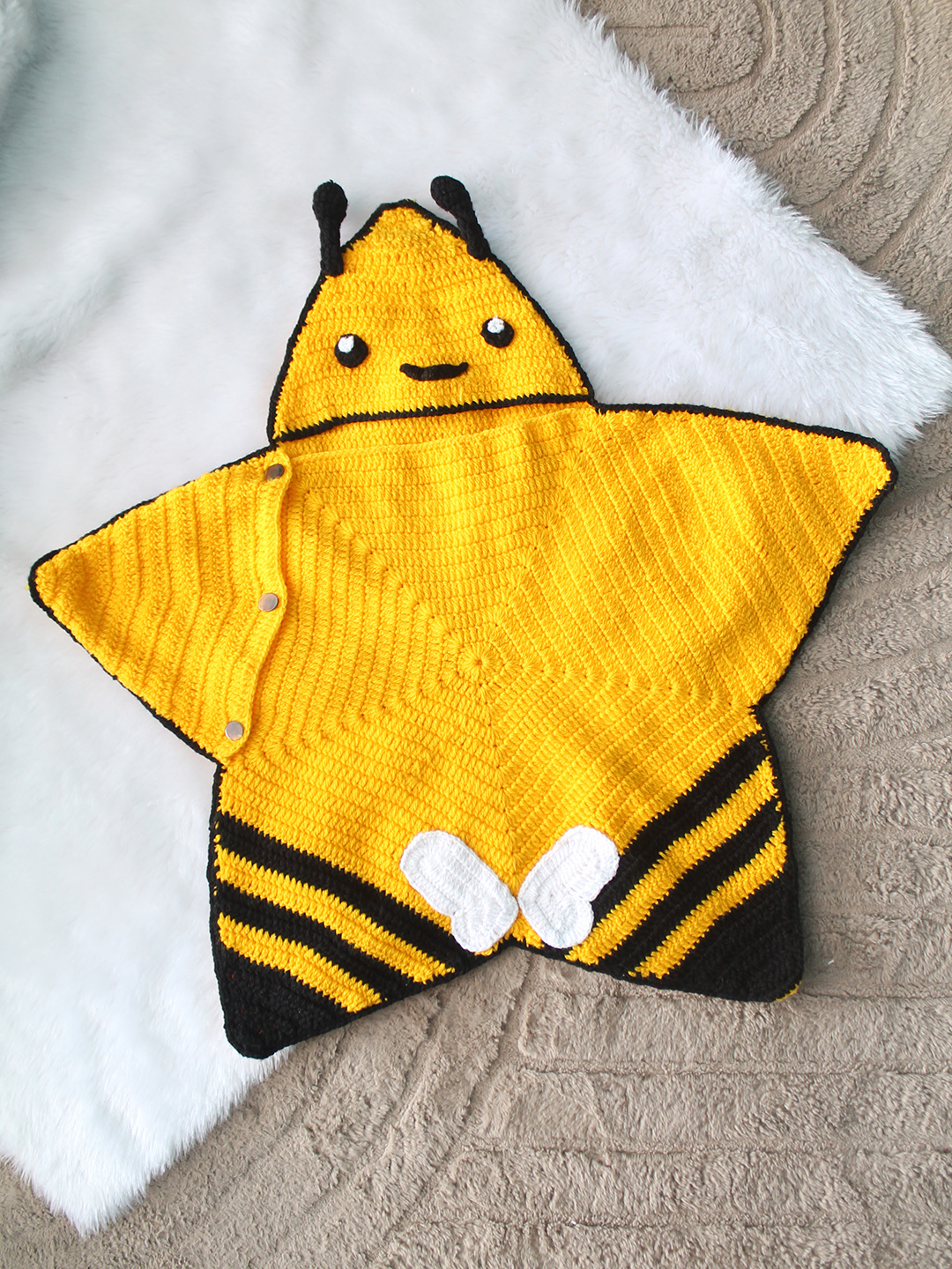 Woonie Newborn Bee Star Shaped  Photography Prop - Yellow