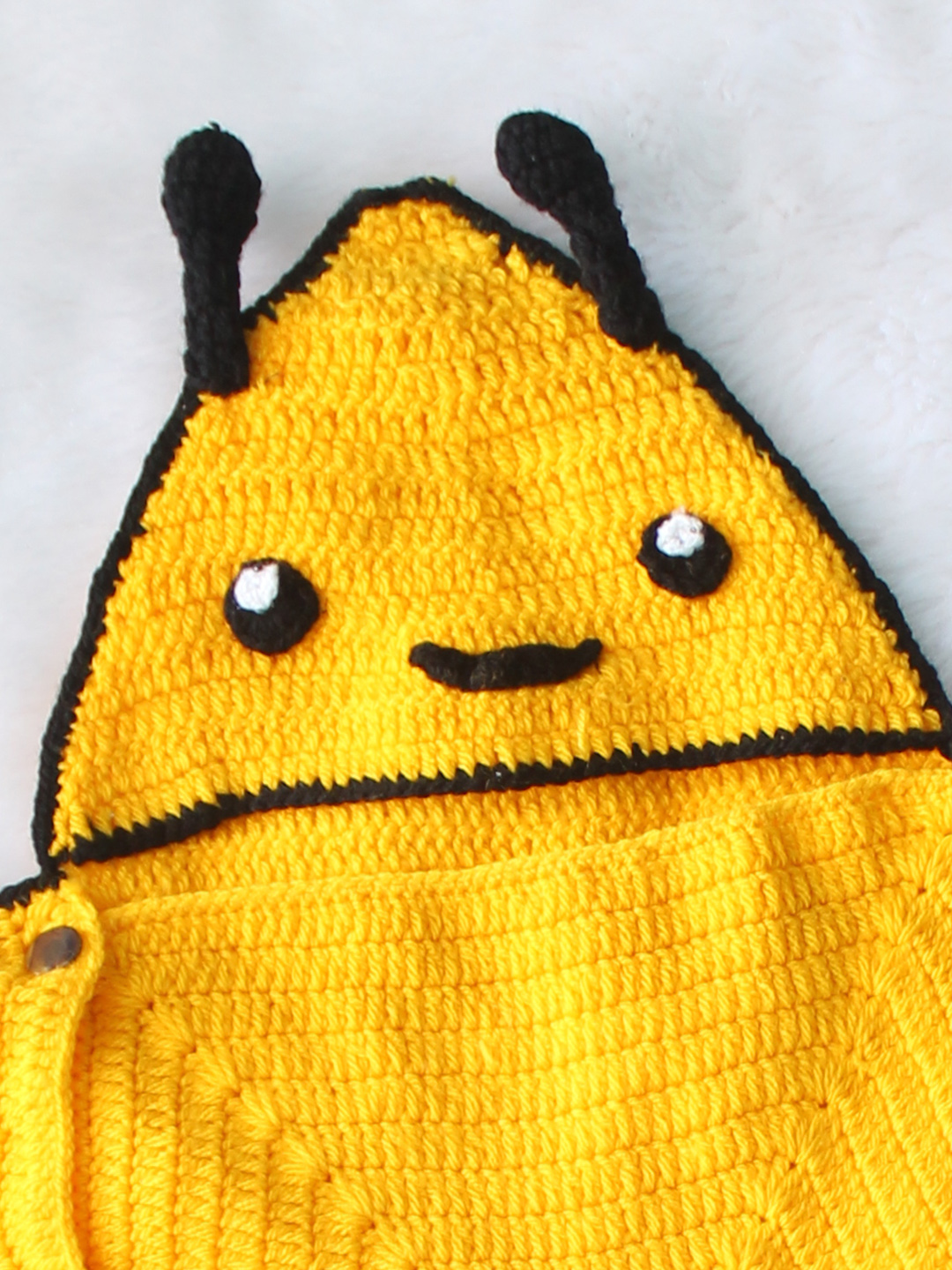 Woonie Newborn Bee Star Shaped  Photography Prop - Yellow