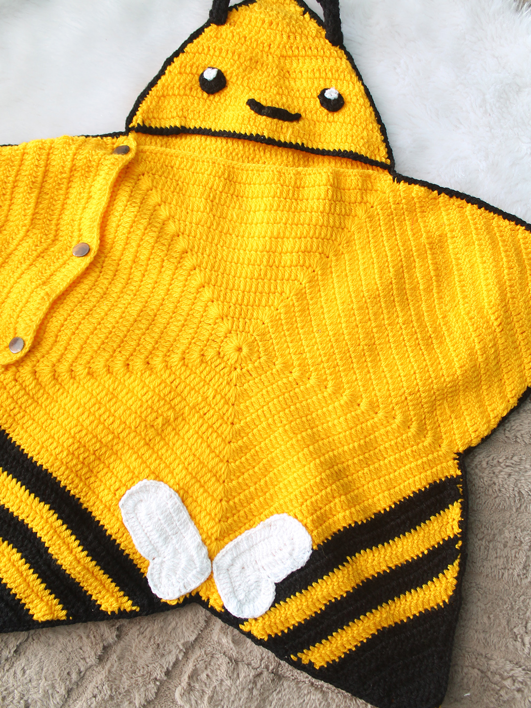 Woonie Newborn Bee Star Shaped  Photography Prop - Yellow