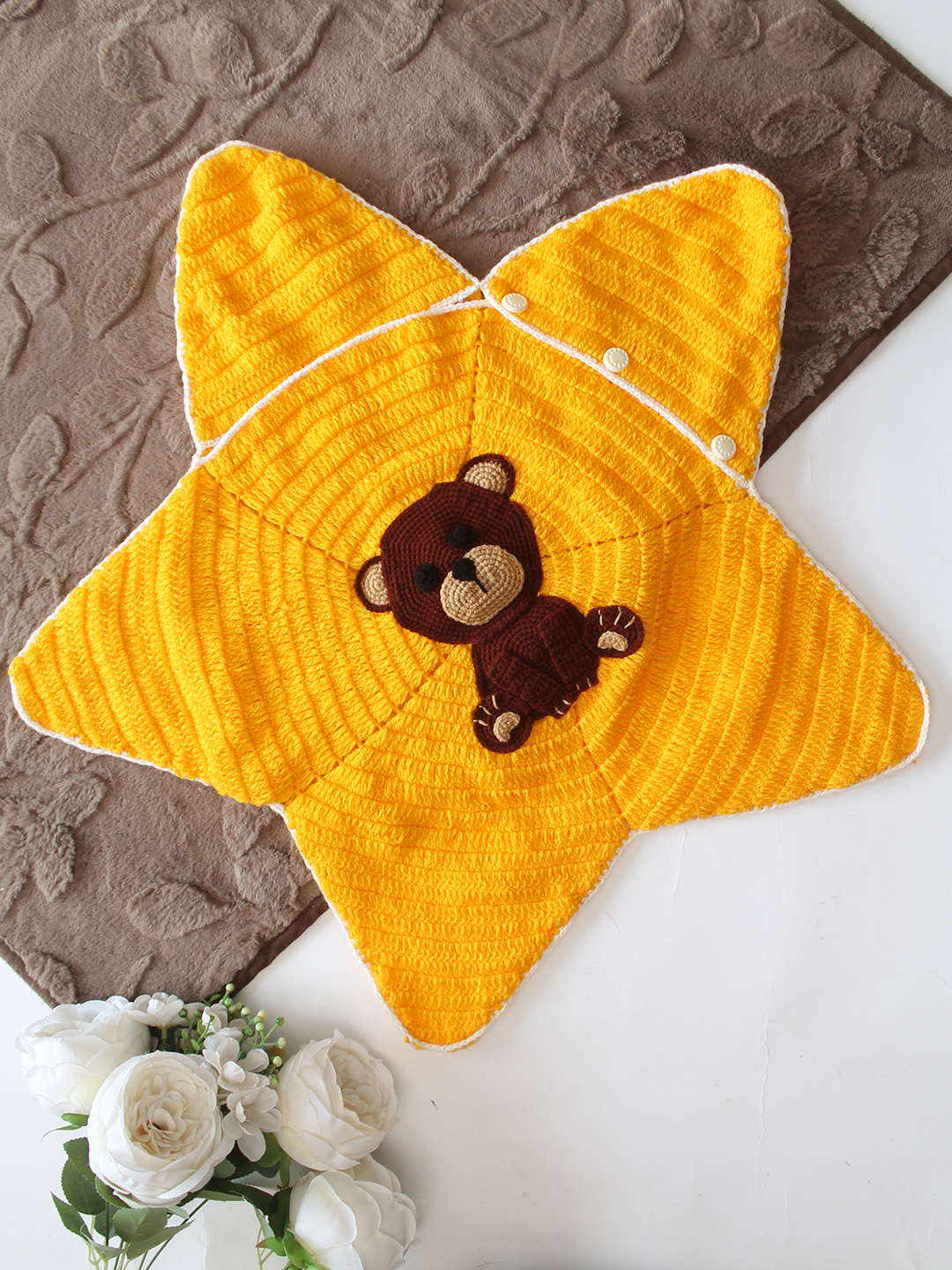 Woonie Newborn Star Shaped Bear Applique Photography Prop - Yellow
