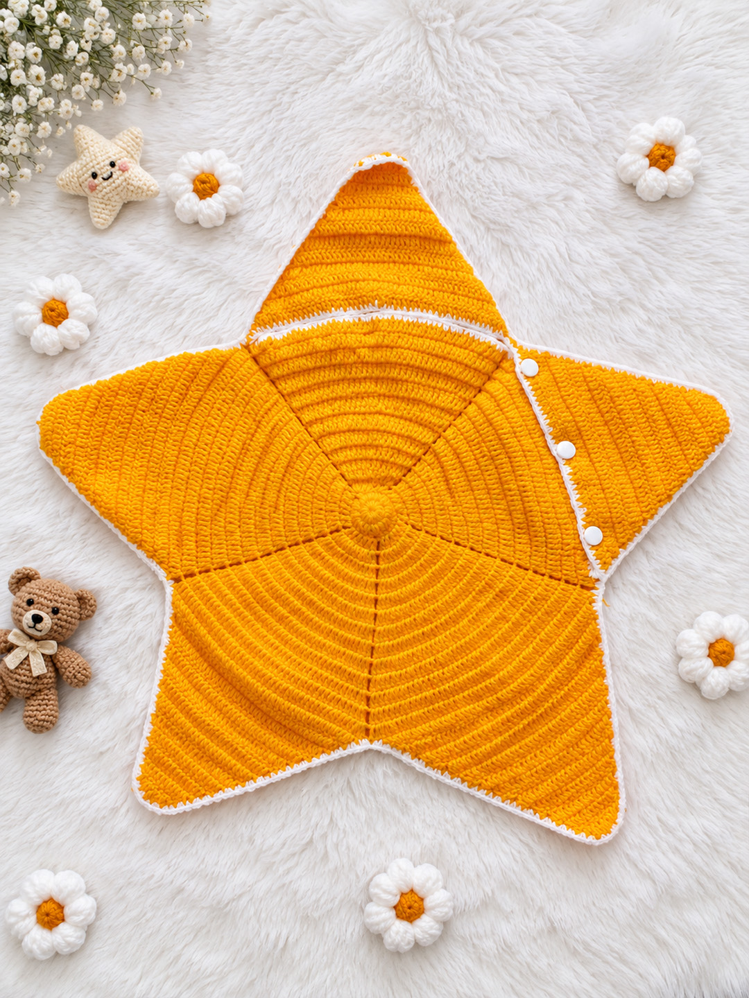 Woonie Newborn Star Shaped Photography Prop - Yellow